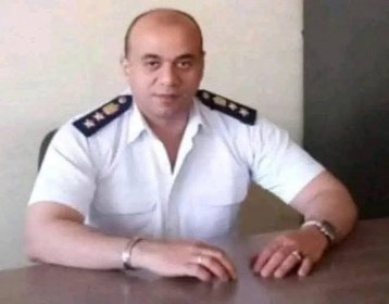 القبض على عقيد شرطه سابق لابتزازه رجال الأعمال والشخصيات العامه